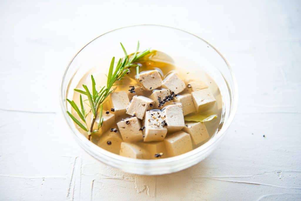 Tofu blokjes in marinade