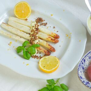 white asparagus with vegan Hollandaise sauce